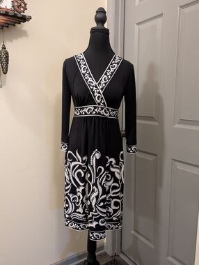 White House Black Market Black and White Dress